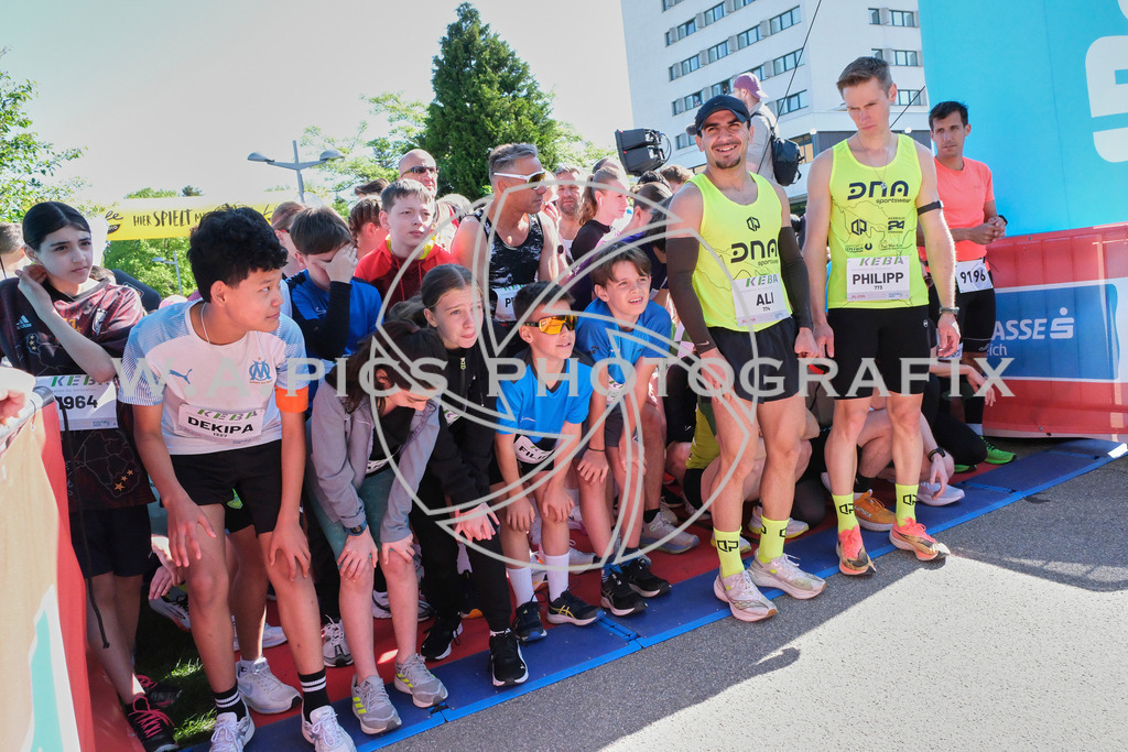 ..... | LINZ,AUSTRIA,27.April 25, Int. 3 Brückenlauf Linz  , Image shows: Photo: WAPICS / Michael Ring