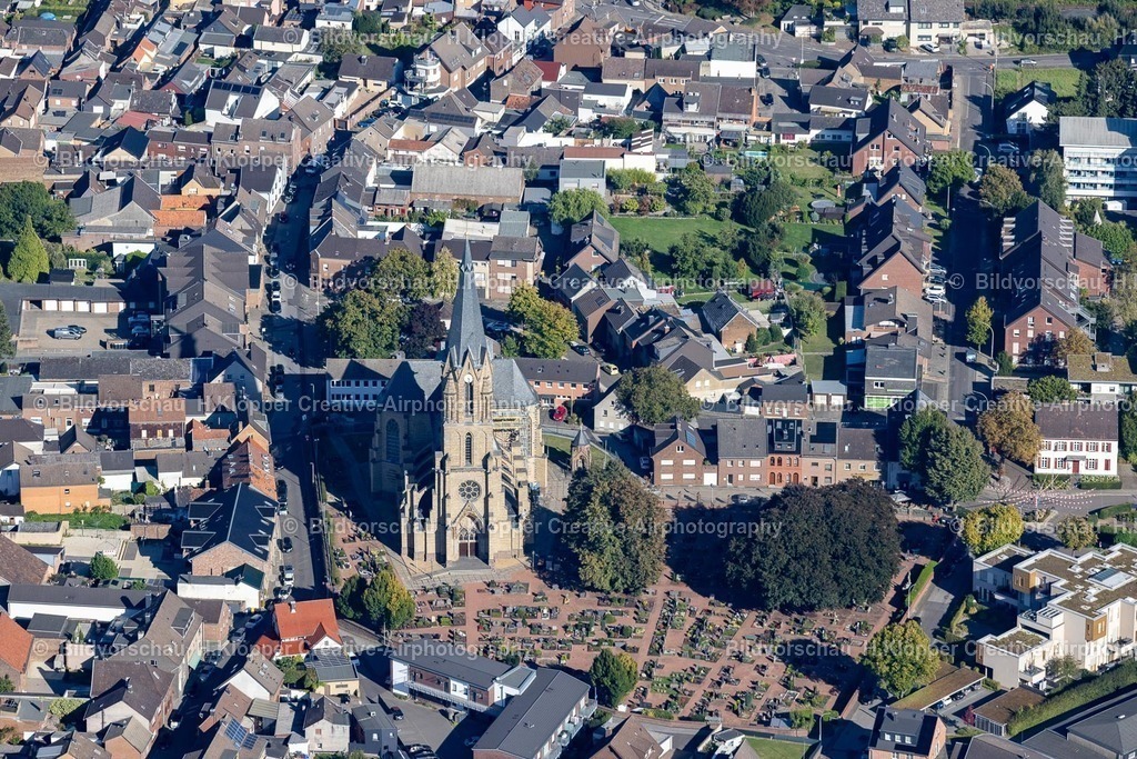 Lufbilder Grevenbroich-5731 | Katholische Pfarrkirche St. Mariä Himmelfahrt in Gustorf - Realisiert mit Pictrs.com
