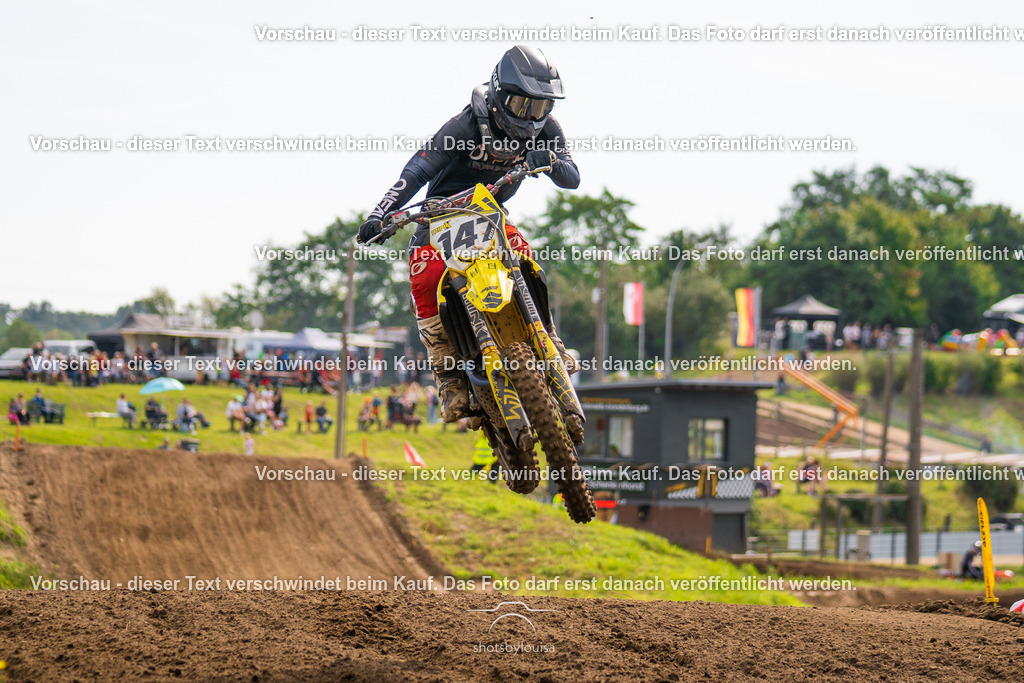 09_21_LM_Schenkenhorst-8424 | Sportfotografin aus Berlin-Brandenburg mit Fokus auf Motocross. Ich halte deine sportliche Leistung und echte Emotionen auf und neben der Strecke professionell fest. Entdecke die Fotos von deinem Rennen und bestelle sie direkt hier im Shop.