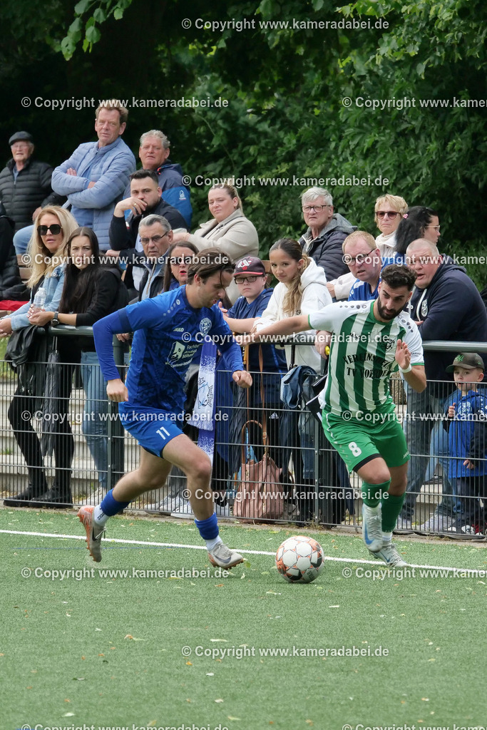 Fußball : Bezirksliga : TV Voerde - FC Sterkrade 72 | Fußball : Bezirksliga : TV Voerde - FC Sterkrade 72 am 25.05.2025 in Voerde - Realisiert mit Pictrs.com