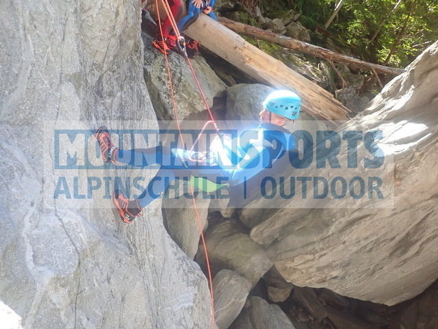 P9210052 | Bestelle die Bilder deines Berg- oder Wasser-Abenteuers mit Mountain Sports bequem von zu Hause aus direkt über unseren Online Fotoshop von pictrs.com. - Realisiert mit Pictrs.com