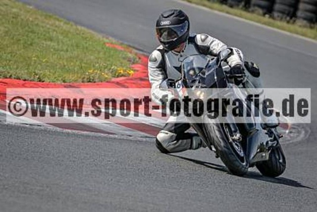 spof4090 | Professionelle Fotos von Sportveranstaltungen, aber auch Hochzeiten und anderen Events. - Realisiert mit Pictrs.com