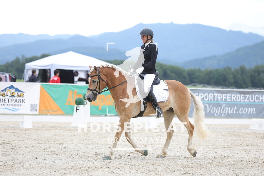 0P6A6790 | Willkommen bei Brunnmayr - Design & Fotografie – Ihrem Spezialisten für Reitturniere und Pferdeveranstaltungen in Oberösterreich, Salzburg und Bayern! Seit über 17 Jahren sind wir leidenschaftlich dabei.