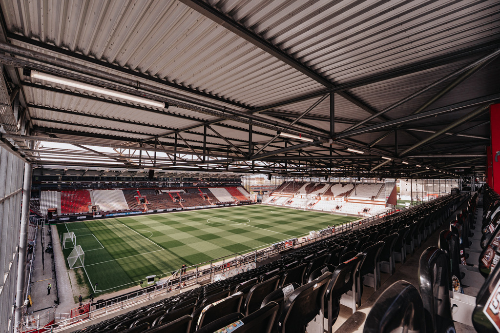 FCS00321 | Der offizielle Shop für FC St. Pauli Fotos. Wähle aus Spielszenen & Fanmomenten dein FCSP Wunschformat. Wir liefern Millerntor-Atmosphäre.