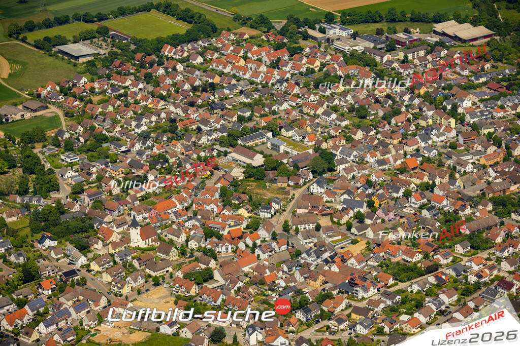 Das Luftbild zeigt Obereisesheim Festhalle Neckarsulm - Die Luftaufnahme wurde 2023 vom UL-Flugzeug aus erstellt ( keine Drohne ) - Hochauflösende Luftaufnahme - Für grossformatige Ausdrucke geeignet. Die Geschenkidee !Mit Lizenz und Bildrechte bestellbar