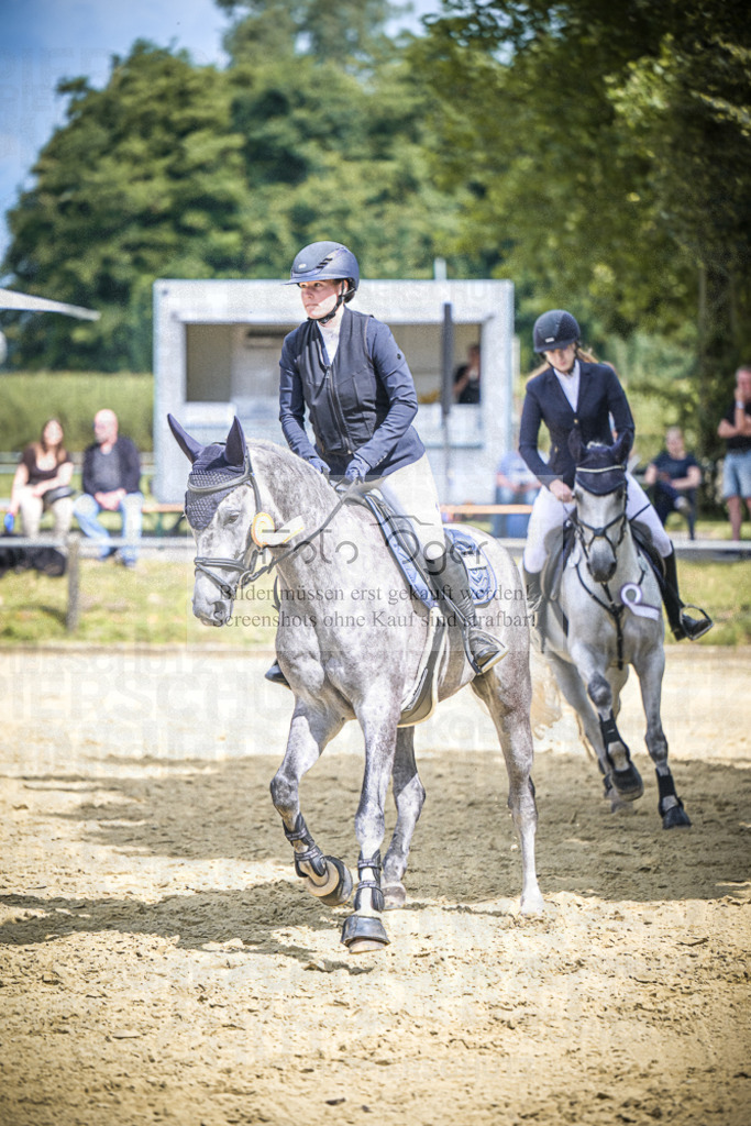 DOS_5316 | Entdecke hochwertige Reitturnierfotos von Foto Oger. Professionell, emotional und authentisch – jetzt Lieblingsmomente im Shop bestellen.Deutschlandweite Turnierfotografie. - Realisiert mit Pictrs.com
