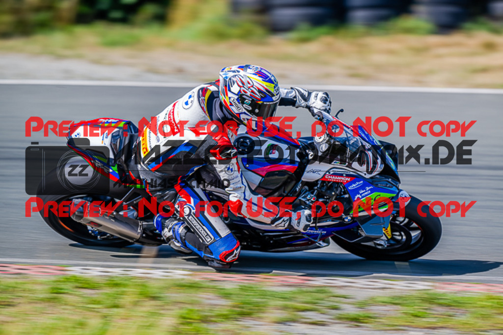 MaZZes_FotoMatrix_220722_7696 | IDM1000