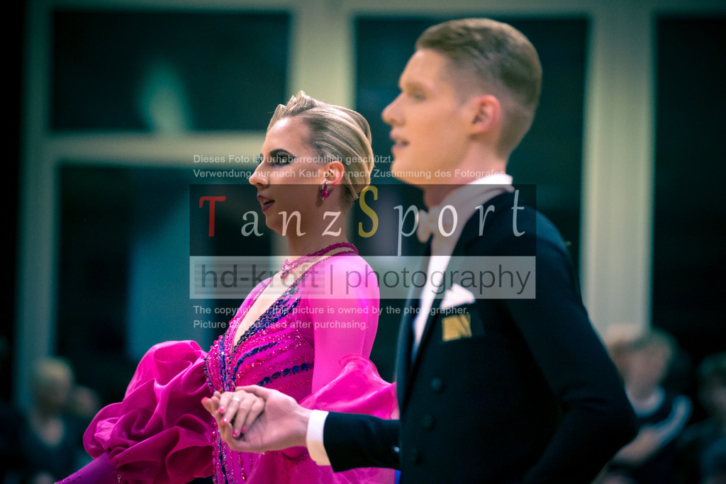 20250906_LM_By_HGR-S-Std_7757 | Tanzsportbilder, Standardtanz, Lateintanz, WDSF, DTV, LTVB, dancecomp, goc, hessen tanzt, blaues band der spree, walzer, tango, wiener walzer, slowfox, quickstepp, samba, rumba, cha-cha-cha, paso doble. jive, hd-kroft photography, turniertanzsport