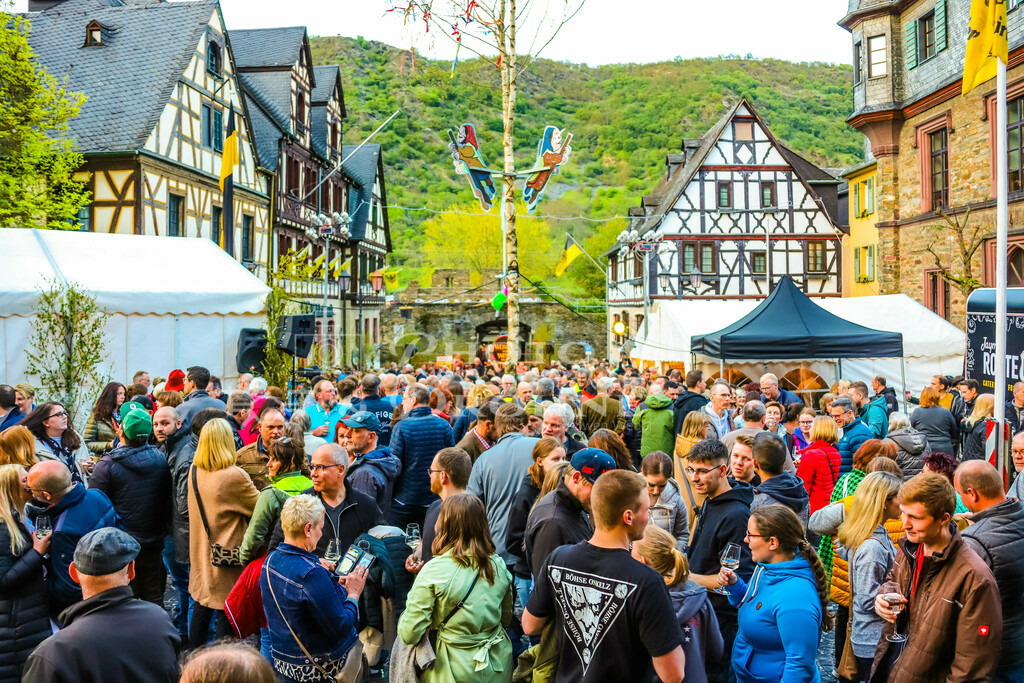 Oberwesel 2023 Hexennacht-2204 | Erleben Sie den Zauber des Mittelrheins und entdecken Sie die atemberaubende Auswahl an Fotos und Bildern bei Rheinfotos. Wir bieten eine vielfältige Auswahl an Produkten wie Poster, Karten, Sticker, Textilien und Geschenkartikeln und Fototouren. - Realisiert mit Pictrs.com