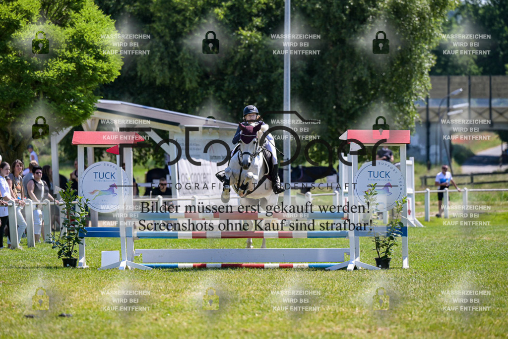 20230610-DOS_2855 | Entdecke hochwertige Reitturnierfotos von Foto Oger. Professionell, emotional und authentisch – jetzt Lieblingsmomente im Shop bestellen.Deutschlandweite Turnierfotografie. - Realisiert mit Pictrs.com