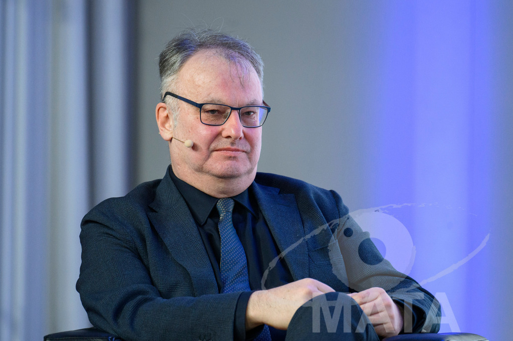 _DWA7046 | MATA IndoCon - Realisiert mit Pictrs.com