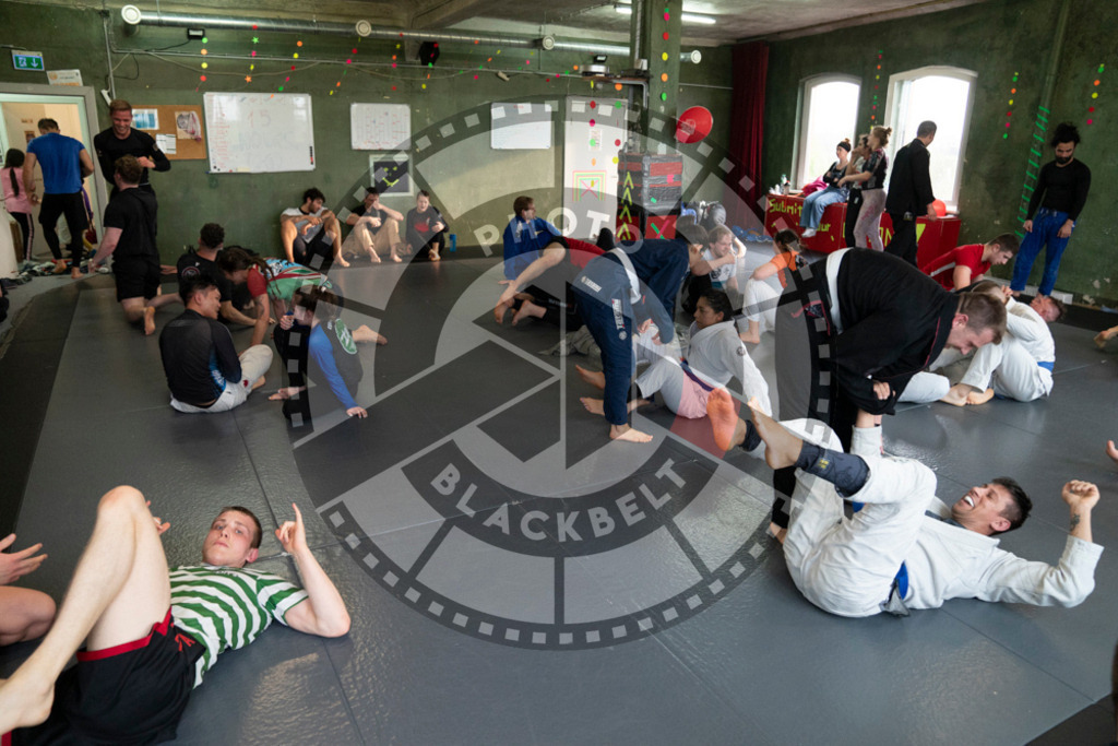 20240413PBB7126 | Fighters compete during the Grapplethon 24hours of rolling for a reason in Hamburg, Germany, on April 13, 2024.
