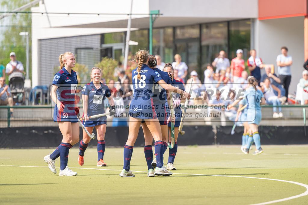 HK_20240413_100339 | 1. Bundesliga Hockey Damen Düsseldorfer HC - Zehlendorfer Wespen am 13.4.2024 DHC, Düsseldorf , Lilly Stoffelsma ( Düsseldorfer HC #50 ) , Sophia Schwabe ( Düsseldorfer HC #18 ) , Selin Oruz ( Düsseldorfer HC #14 ) , Mabel Brands ( Düsseldorfer HC #7 ) , Pia Lhotak ( Düsseldorfer HC #5 )