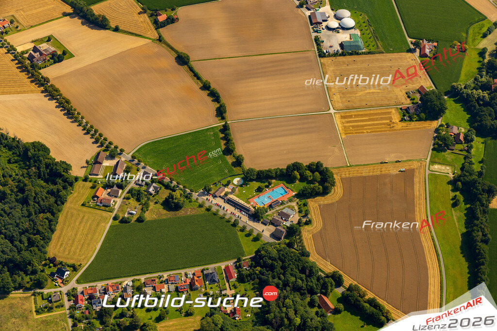 Luftaufnahme Freibad Rödinghausen - Die Luftaufnahme wurde 2025 vom UL-Flugzeug heraus erstellt ( ohne Drohne ) - Hochauflösende Luftaufnahme - für professionelle Ausdrucke geeignet. Die Geschenkidee !Mit Lizenz und Bildrechte bestellbar
