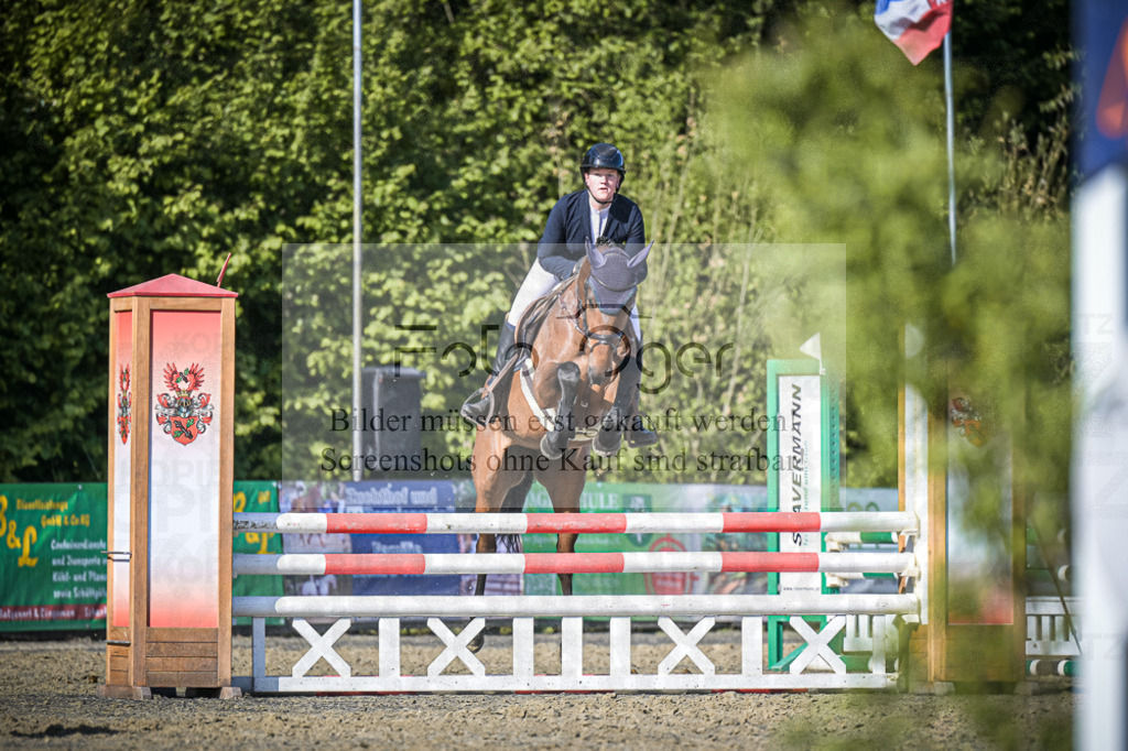 DOS_7104 | Entdecke hochwertige Reitturnierfotos von Foto Oger. Professionell, emotional und authentisch – jetzt Lieblingsmomente im Shop bestellen.Deutschlandweite Turnierfotografie. - Realisiert mit Pictrs.com