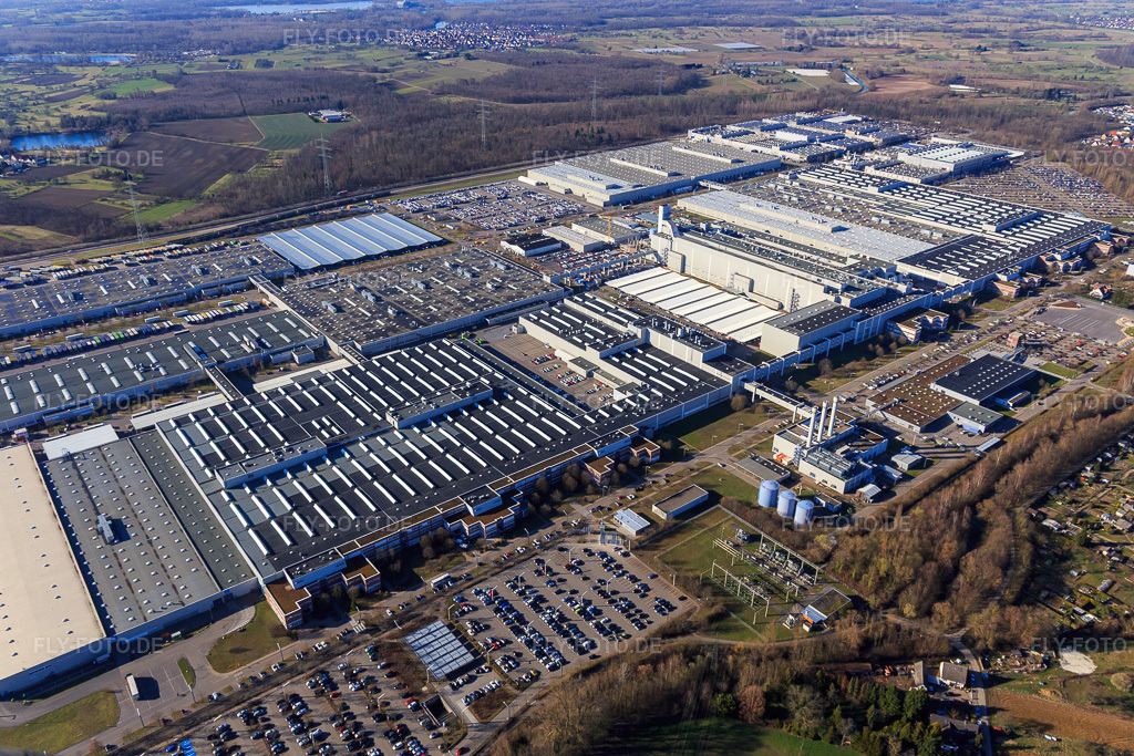 Luftbild: Mercedes Benz Werk Rastatt in Rastatt im Bundesland Baden-Württemberg in Deutschland. Foto: IMG_104877.jpg vom 14.03.2018 durch Werner Riehm/FLY-FOTO.deWWW.MERCEDES-BENZ.DE