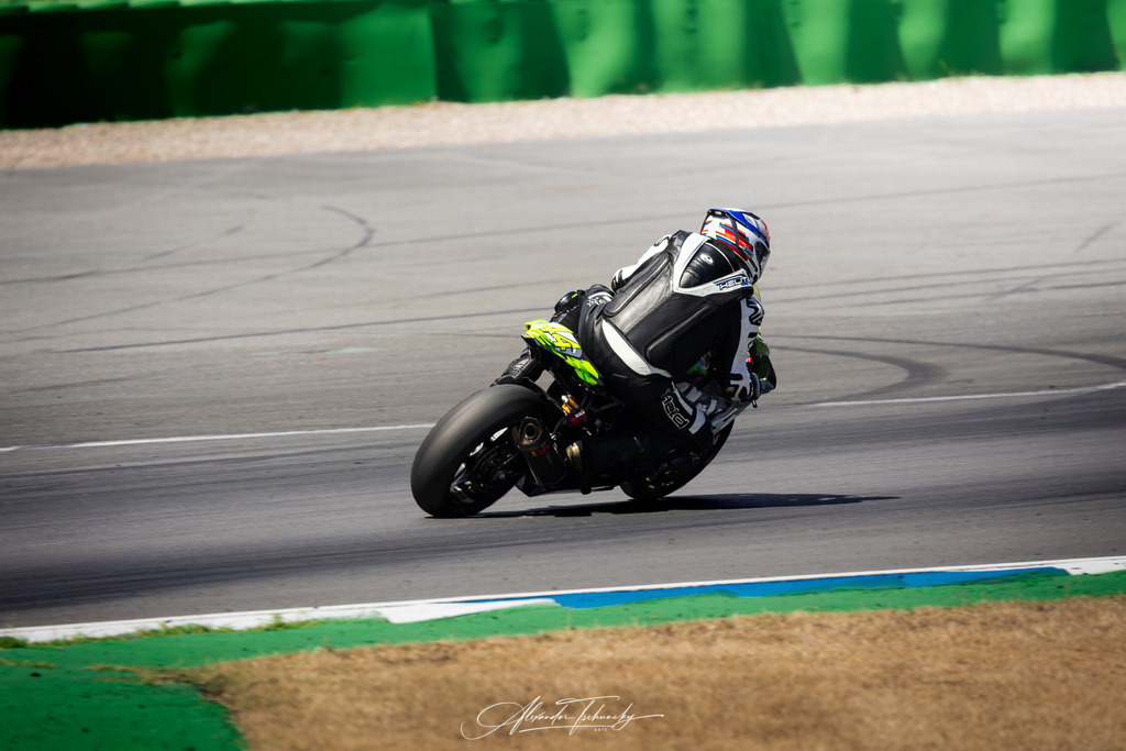 Ducati Trackday Hockenheimring 2026 | Entdecken Sie die faszinierende Welt von Alexander Tschuncky Arts: Kreative Fotografie, atemberaubende Automobilkunst und hochwertiger Bilderdruck. Lassen Sie sich inspirieren! - Realisiert mit Pictrs.com