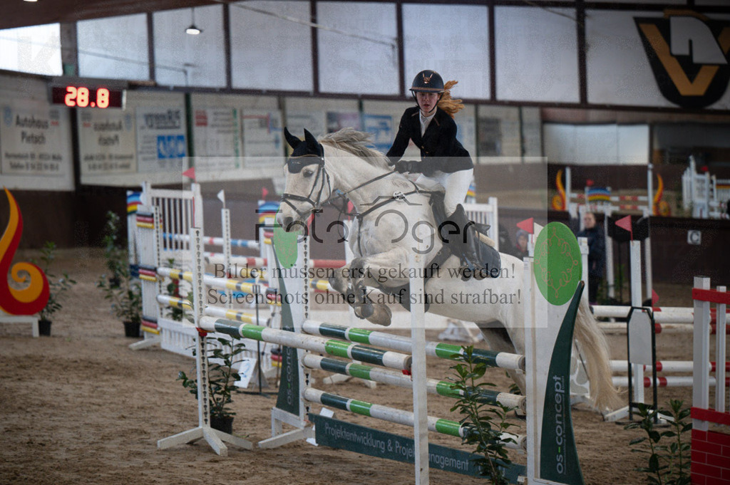Hallenreittunier Voxtrup 2023 | Entdecke hochwertige Reitturnierfotos von Foto Oger. Professionell, emotional und authentisch – jetzt Lieblingsmomente im Shop bestellen.Deutschlandweite Turnierfotografie. - Realisiert mit Pictrs.com