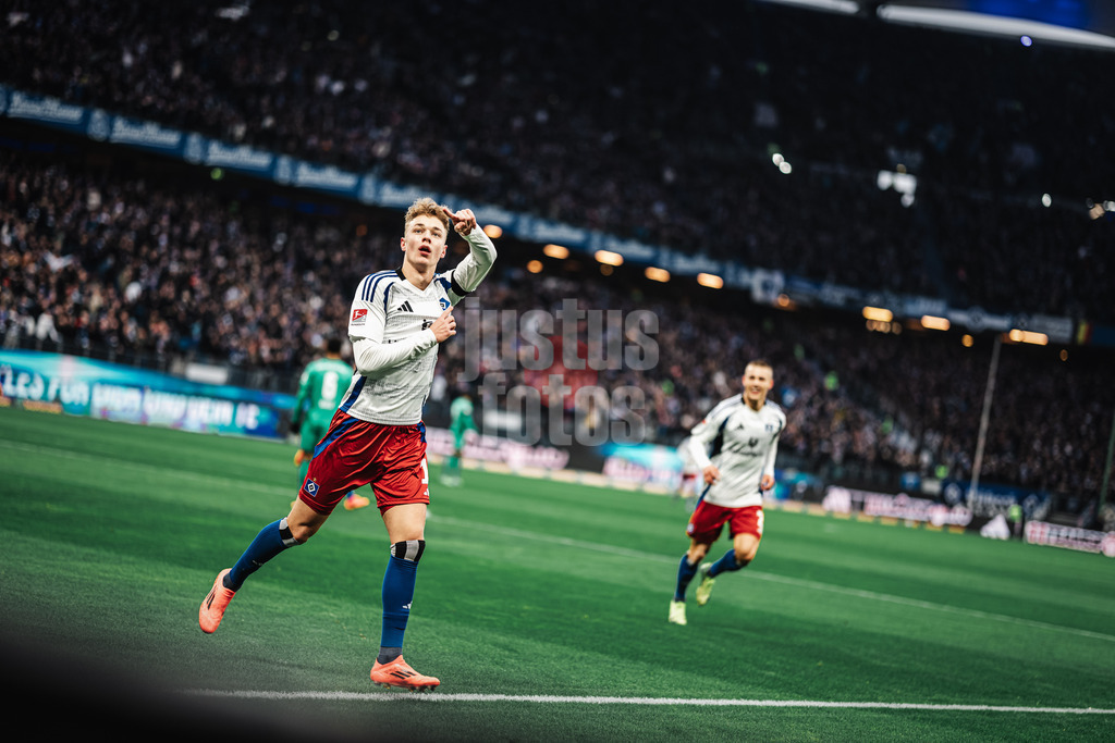Fußball | Männer | Saison 2024/2025 | 2. Fußball-Bundesliga | 17. Spieltag | Hamburger SV vs. SpVgg Greuther Fürth | 21.12.2024 | Torjubel Adam Karabec (#17, HSV)