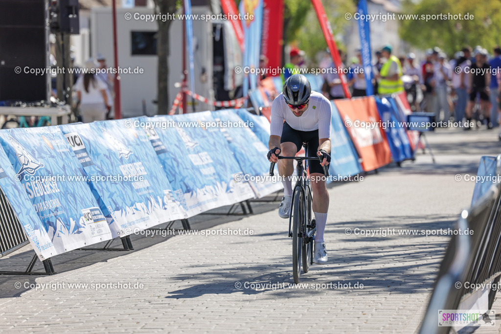 VJ__5386 | Neusiedlersee Radmarathon 2026@sportshot_your_pictrs #yourpictures#roadtowm2029 #nrm #neusiedlerseeradmarathon #neusiedlersee #neusiedlerseetourismus #burgenland #mörbisch #nrm26 #burgenlandtourismus #voglundco #poweredbyburgenlandtourismus #radsport #rad #marathon #ucigranfondo #visitburgenland #ucigranfondoworldseries