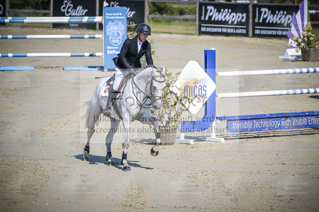 DOS_0070 | Entdecke hochwertige Reitturnierfotos von Foto Oger. Professionell, emotional und authentisch – jetzt Lieblingsmomente im Shop bestellen. - Realisiert mit Pictrs.com