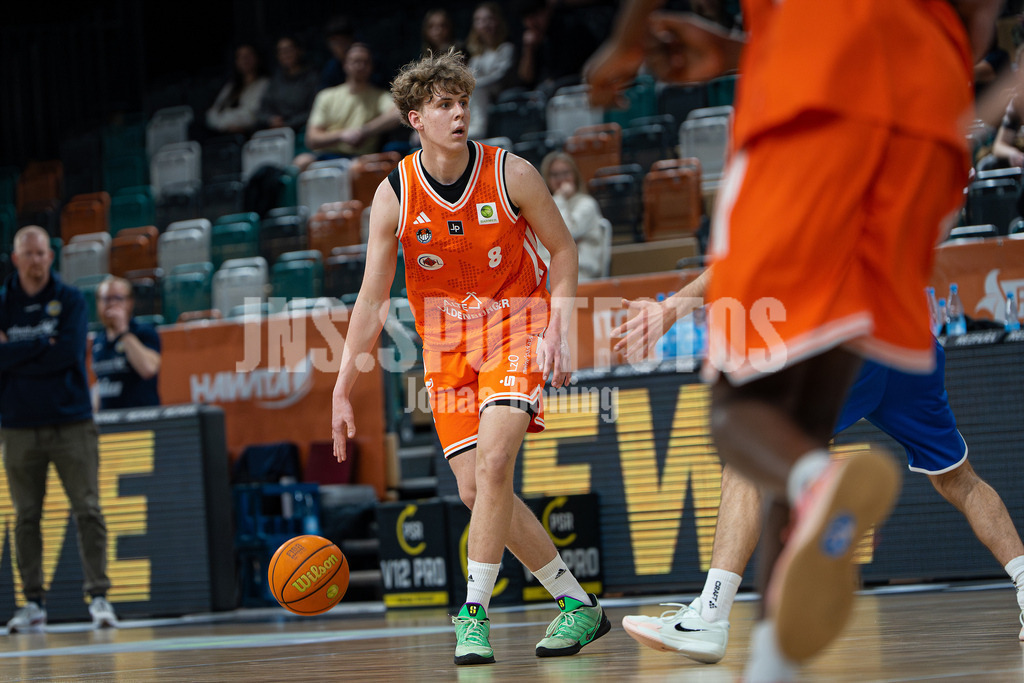 Basketball I Herren I Saison 2025-2026 I 2. Bundesliga ProB Nord I 23. Spieltag I RASTA Vechta II - EN Baskets Schwelm I 7628 | Moritz Grüß (8, RASTA Vechta II) - Realisiert mit Pictrs.com