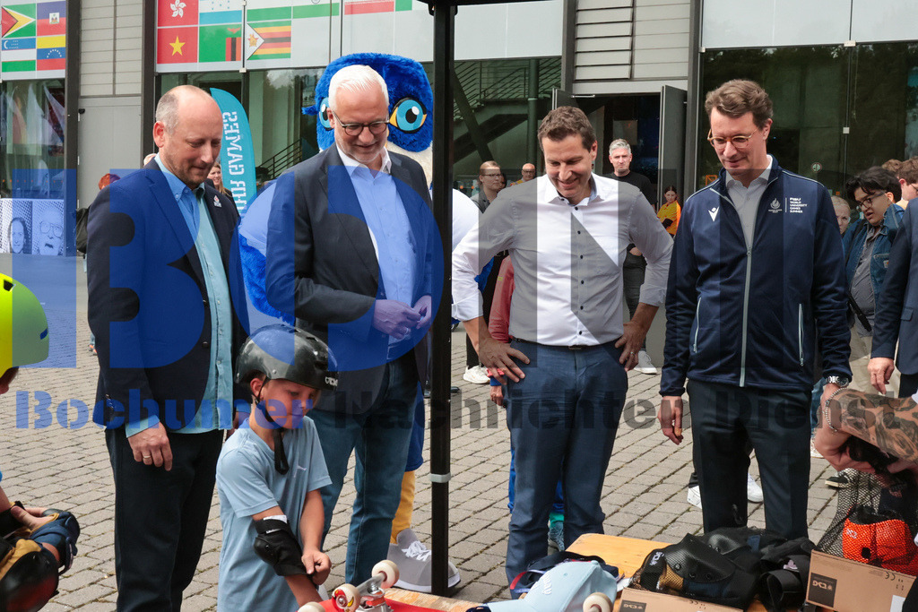 SES_TTG3X320250717-158 | bond - Realisiert mit Pictrs.com