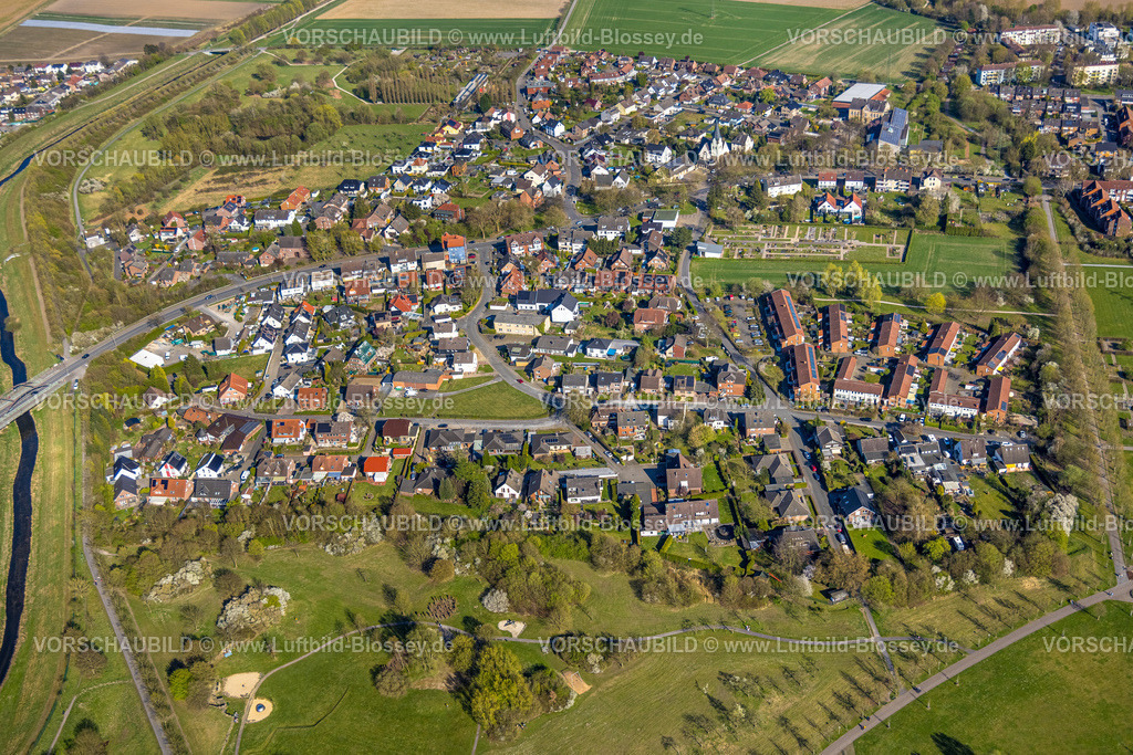 Luenen250403985 | Luftbild, Wohngebiet Ortsansicht Horstmar am Fluss Seseke, kath. Friedhof Lünen, Ruhrgebiet, Nordrhein-Westfalen, Deutschland