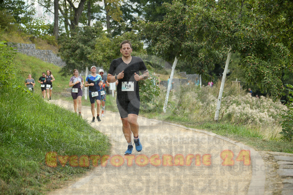 250824_1422_EX1_5971 | Sportfotografie im Rhein-Sieg Kreis, Köln, Bonn, NRW, Rheinland Pfalz, Hessen, etc. Unser Tätigkeitsfeld umfasst den Laufsport vom Volkslauf über den Marathon, Duathlon, Triathon bis zum Ultralauf wie Kölnpfad Ultra oder Schindertrail.