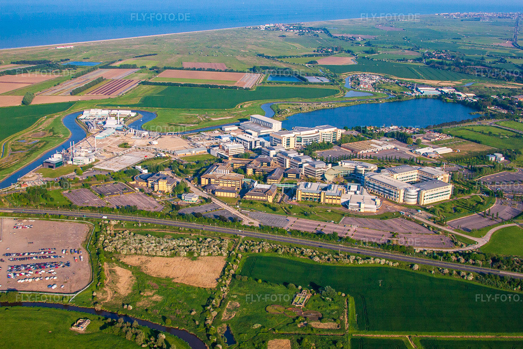 Luftbild: Gebäude und Produktionshallen auf dem Werksgelände des Chemieproduzenten  Pfizer Ltd und  Discovery Park in England, Vereinigtes Königreich in Sandwich im Bundesland England in Großbritanien. Foto: IMG_50523.jpg vom 27.05.2012 durch Werner Riehm/FLY-FOTO.de