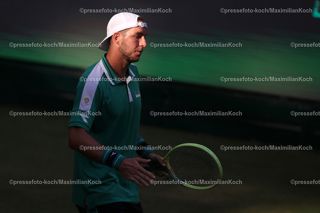 TWO24062304104 | Im Bild: Jan-Lennard Struff (GER / WC)  am 24.06.2023, Halle (Westfalen), Tennis, 30. TERRA WORTMANN OPEN, ATP500, OWL Arena, Halbfinale Doppel
