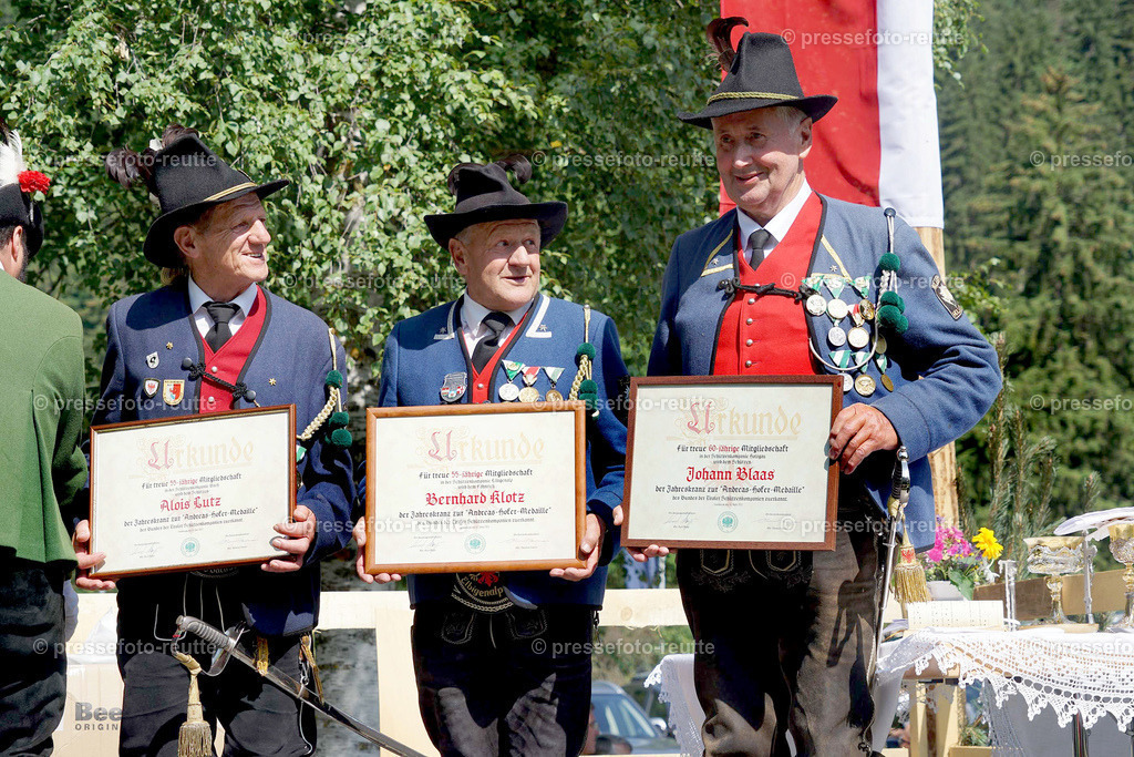 b-news-2023-Juli23-Regimentsschuetzenfest2-Steeg-EHRUNGEN-DSC07157 | Info aus dem Bezirk Reutte/Ausserfern Tirol sowie eine umfangreiche Bilddatenbank über die gesamte Region: Lechtal, Talkessel Reutte, Tannheimertal, Zwischentoren. Lech, Plansee, Zugspitze, Grenztunnel, B179, Fernpassstraße, Verkehr, Lawinen, Tradition, - Realisiert mit Pictrs.com