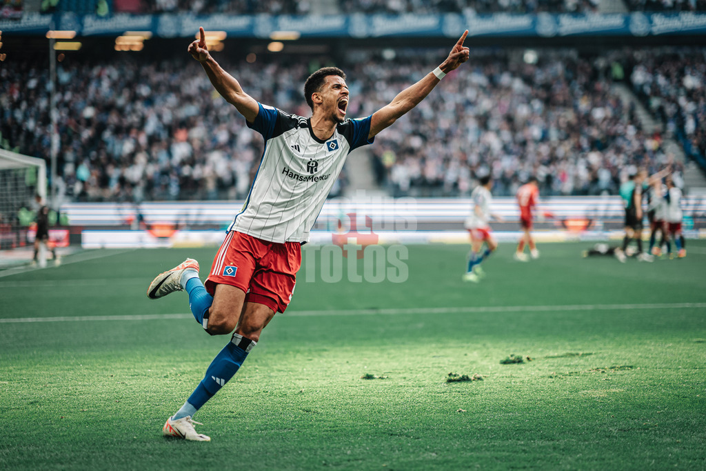 Fußball | Männer | Saison 2023/2024 | 2. Fußball-Bundesliga | 32. Spieltag | Hamburger SV vs. FC St. Pauli  | 03.05.2024 | Das vermeitliche Tor von Robert Glatzel (#9, HSV) wurde aberkannt, Jubel Emotionen