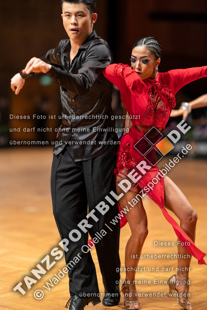 20230812-11010 | Hier finden Sie Tanz Bilder vom Latein und Standard Formationen tanzen. Sportbilder vom Tanzsport. Schöne Fotos und von Weltmeisterschaft, Europameisterschaft, Bundesliga, Regionalliga, Oberliga und Landesliga sowie von GOC Stuttgart, DanceComp, WM Bremen