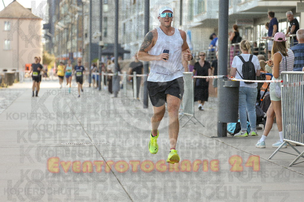 250920_1444_EX1_7418 | Sportfotografie im Rhein-Sieg Kreis, Köln, Bonn, NRW, Rheinland Pfalz, Hessen, etc. Unser Tätigkeitsfeld umfasst den Laufsport vom Volkslauf über den Marathon, Duathlon, Triathon bis zum Ultralauf wie Kölnpfad Ultra oder Schindertrail.