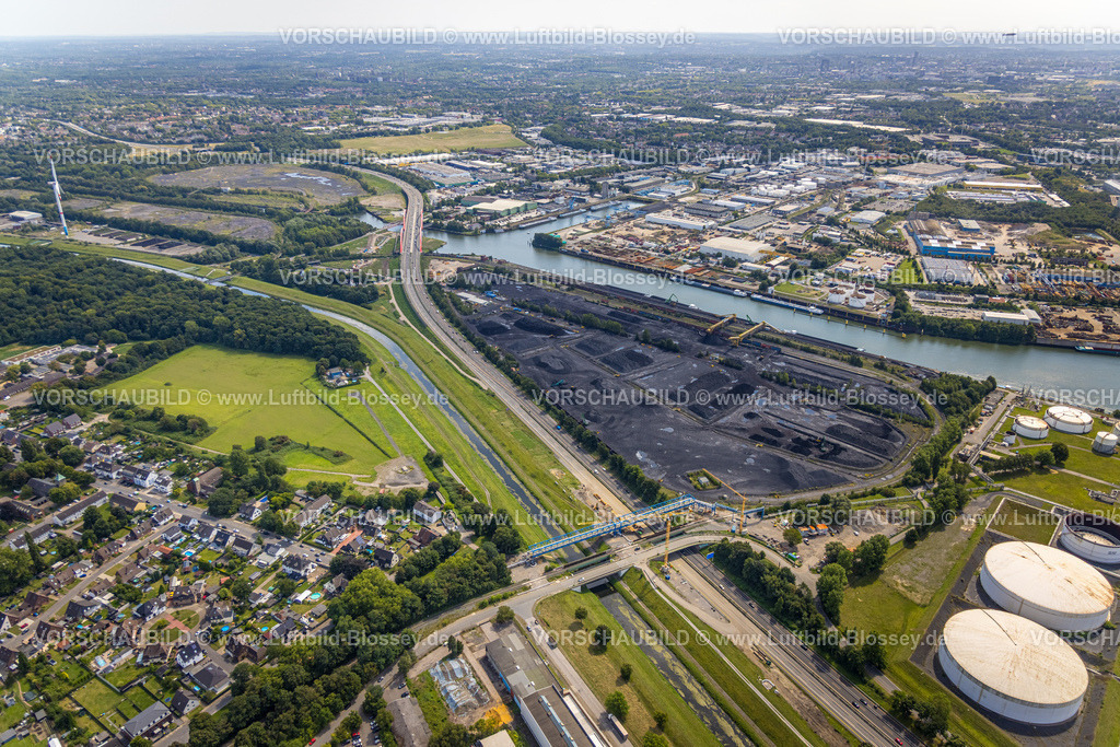 Bottrop250802886 | Luftbild, Stadthafen Essen und neues Bauprojekt Freiheit Emscher, Zentralhafen Kohlenhafen Sturmshof Bottrop, Rhein-Herne-Kanal Autobahnbrücke der Autobahn A42 mit rotem Geländer, Ebel, Bottrop, Ruhrgebiet, Nordrhein-Westfalen, Deutschland