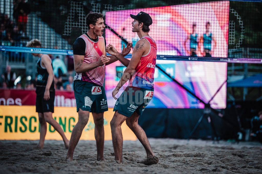 Beachvolleyball | Männer | Deutsche Meisterschaften 2025 Timmendorfer Strand | 05.09.2025 | v.l. Hennes Nissen und Niklas Held jubeln