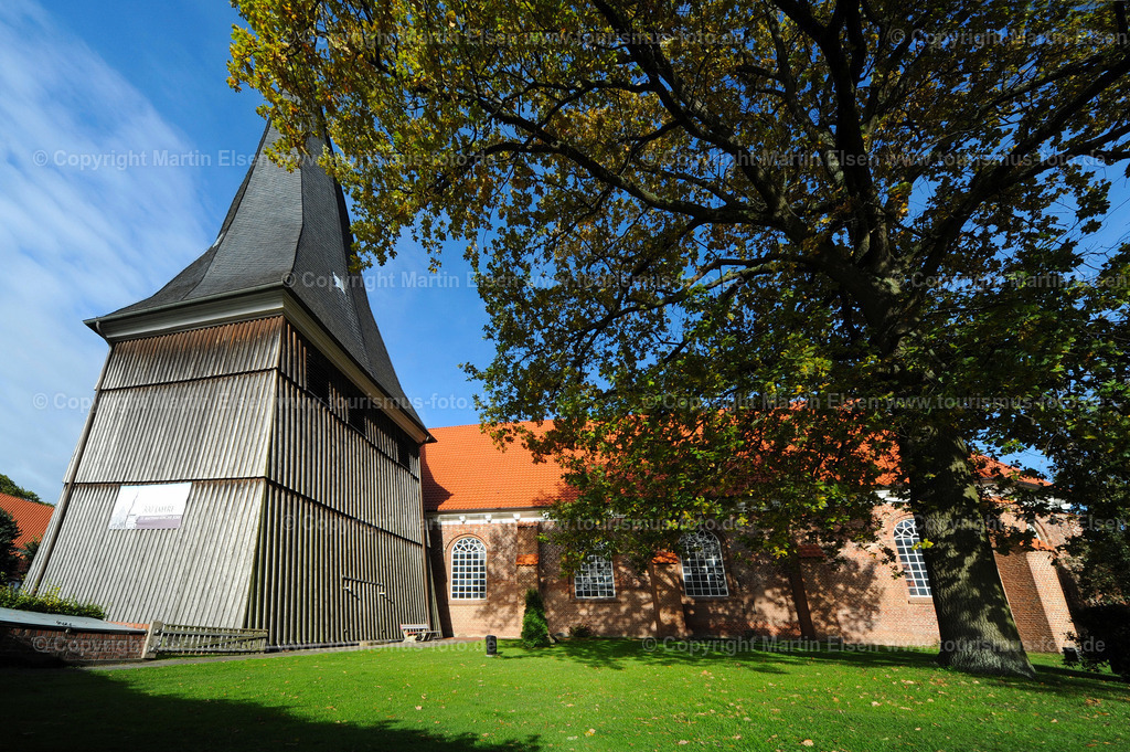 Jork_ELS_709190856a | Jork - Aufnahmedatum: 26.10.2010, Aufnahmehöhe:  m, Koordinaten:  - , Bildgröße: 4256 x  2832 Pixel - Copyright 2010 by Martin Elsen, Kontakt: Tel.: +49 157 74581206, E-Mail: info@schoenes-foto.deSchlagwörter: - Realisiert mit Pictrs.com