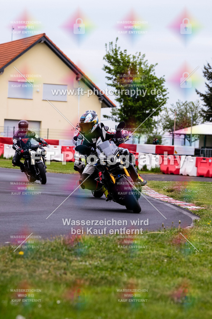 MotoTeamVBK-20401 | Hier findet Ihr Bilder von Touristenfahrten auf der Nürburgring Nordschleife oder von anderen Veranstaltungen die ich besucht habe. Viel Spass beim Durch Schauen 