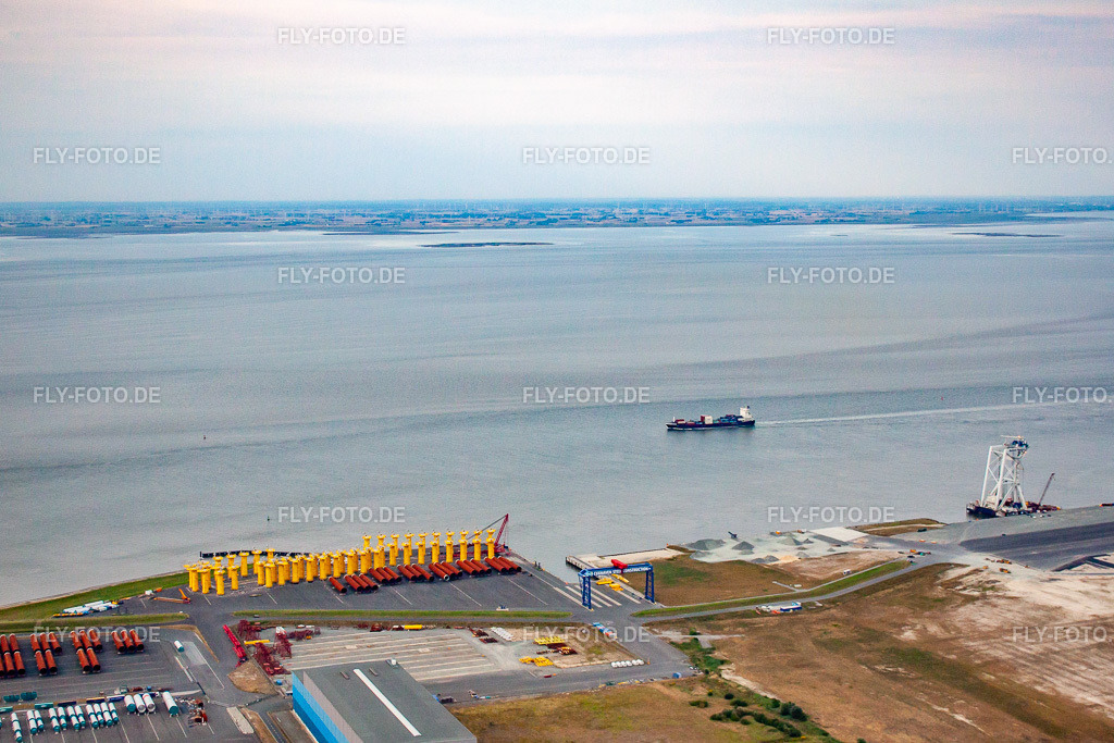 Ortsansicht | Luftbild: Ortsansicht in Cuxhaven im Bundesland Niedersachsen in Deutschland. Foto: IMG_70526.jpg vom 06.08.2014 durch Werner Riehm/FLY-FOTO.de - Realisiert mit Pictrs.com