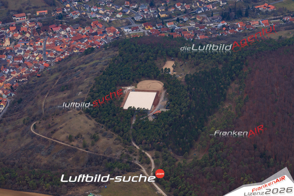 Das Luftbild der Stadt Sulzthal wurde 2018 vom Flugzeug heraus erstellt (keine Drohne) Aufnahmehöhe ca.400 Meter- hohe Auflösung für beste Druck-Qualität