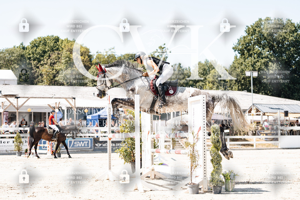 CK909703 | Turnierfotografie Pferdefotografie Trier Rheinland-Pfalz Pferdesport Reitsport Tierfotografie Sportfotografie Pferdevideo Pferdevideografie Equestrianvideography equestrianphotography  - Realisiert mit Pictrs.com
