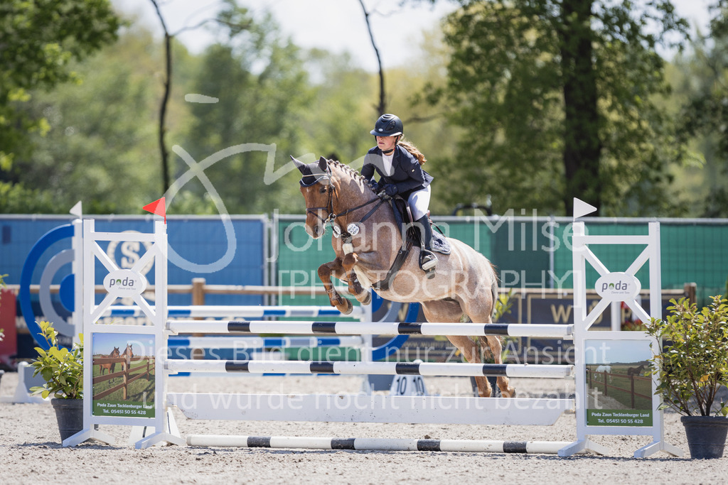230516_Mühlen_03SprPf-A-463 | Deine schönsten Turniermomente als professionelle Fotos! Entdecke hochwertige Pferdesport-Fotografie im Online-Shop. Jetzt Fotos finden & bestellen!