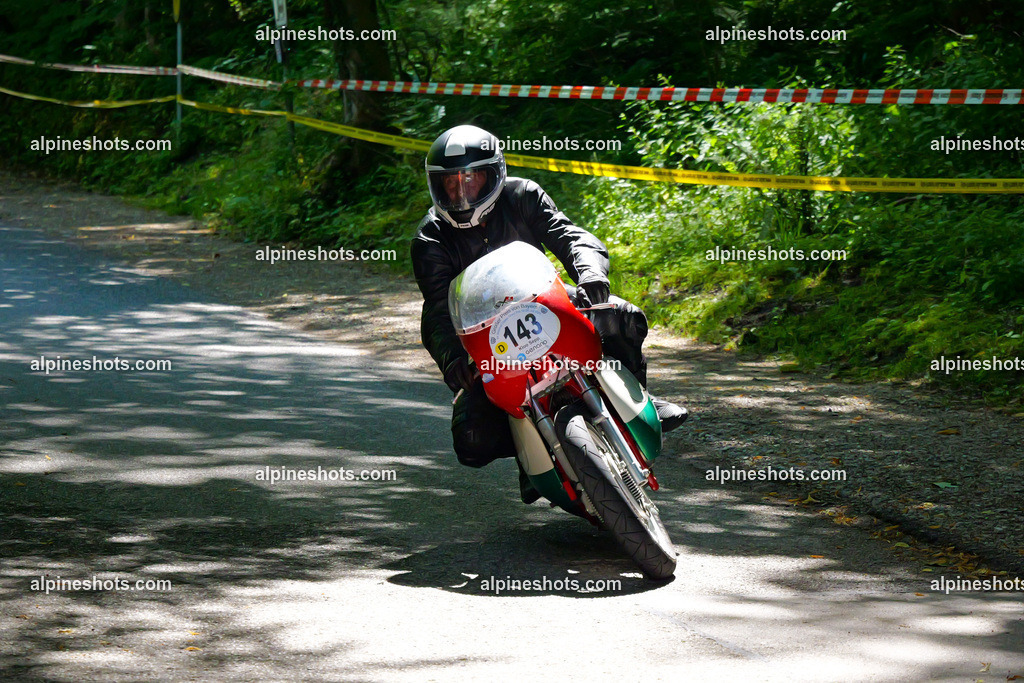 P1036654 | Erleben Sie atemberaubende, hochqualitative Fotos Ihrer Fahrt entlang der malerischen Alpenstraßen. Besuchen Sie alpineshots.com, um professionelle Aufnahmen Ihrer unvergesslichen Reise zu finden und zu kaufen - Realisiert mit Pictrs.com