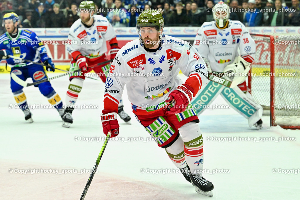 EC VSV vs. HC Bozen 16.2.2024 | #62 Teves Joshua, EC VSV vs. HC Bozen 16.2.2024, EC VSV vs. HC Bozen 16.2.2024 am 16.02.2024 in Villach (Stadthalle Villach), Austria, (Photo by Bernd Stefan)