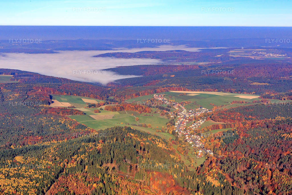 Luftbild: Ortsansicht von Südwesten im Ortsteil Kimbach in Bad König im Bundesland Hessen in Deutschland. Foto: IMG_084979.jpg vom 01.11.2015 durch Werner Riehm/FLY-FOTO.de