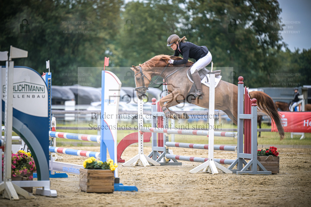 DOS_5725 | Entdecke hochwertige Reitturnierfotos von Foto Oger. Professionell, emotional und authentisch – jetzt Lieblingsmomente im Shop bestellen. - Realisiert mit Pictrs.com