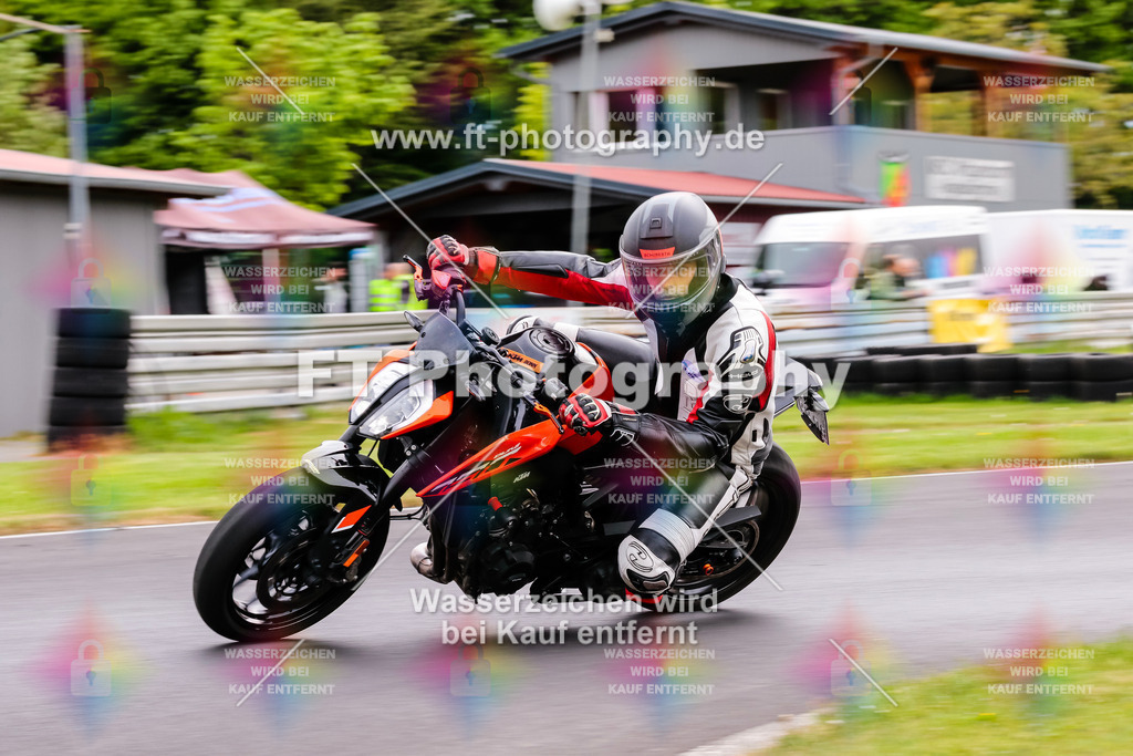 MotoTeamVBK-20123 | Hier findet Ihr Bilder von Touristenfahrten auf der Nürburgring Nordschleife oder von anderen Veranstaltungen die ich besucht habe. Viel Spass beim Durch Schauen 