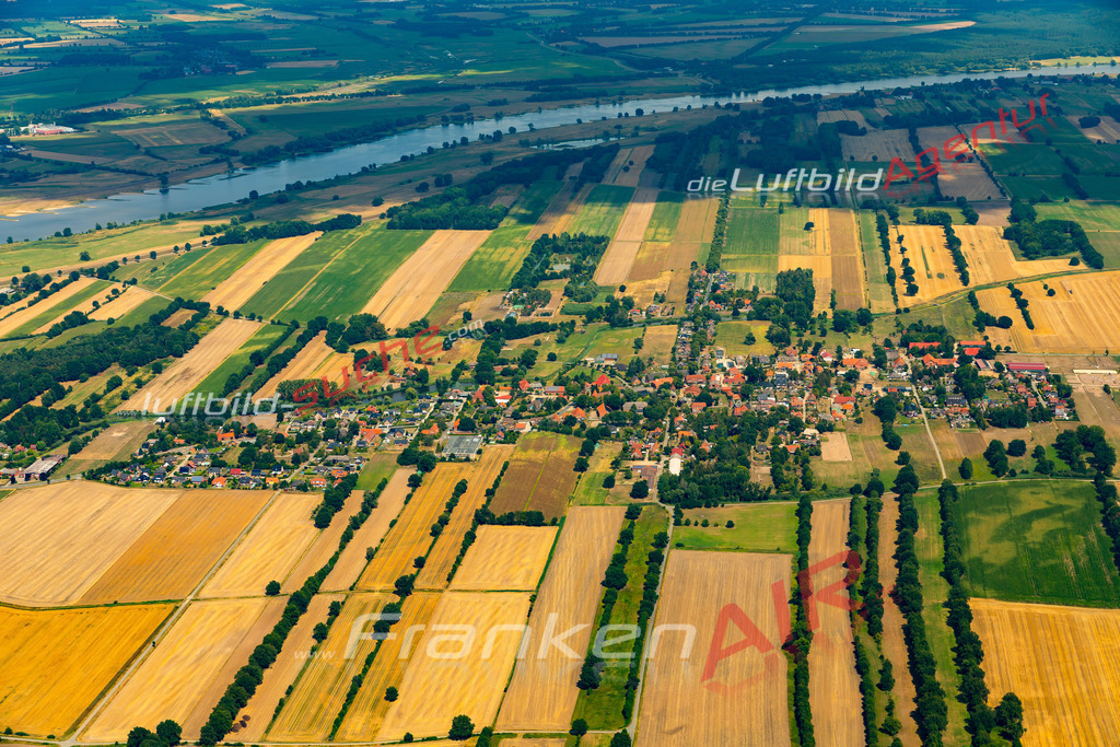 hittbergen-luftbild-22-612 | Aktuelles Luftbild von  Hittbergen - Die Luftaufnahme wurde 2022 mittels UL-Flugzeug erstellt ( keine Drohne ) - hochauflösende Kamera-Systeme von  Canon -
Beste Qualität - Für grossformatige Ausdrucke geeignet. Die Geschenkidee !