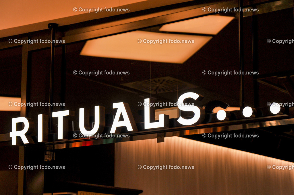 Deutschland_ Baden-Wuerttemberg_ Goeppingen_ 17.01.2025-34 | 17.01.2025, Deutschland, GER, Baden-Wuerttemberg, Goeppingen, im Bild Themenbild, Stadtansichten, Rituals, Duefte, Kosmetik, Handel, Waren, Geschaeft, Store, Verkauf, Schild, Tafel, Logo, Werbung, Reklame